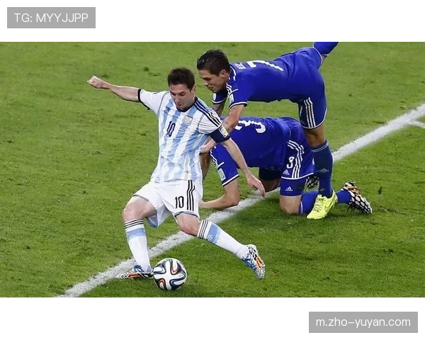 尤文图斯三连胜锁定附加赛名额 赫夫伦·图拉姆远射破门打开局面